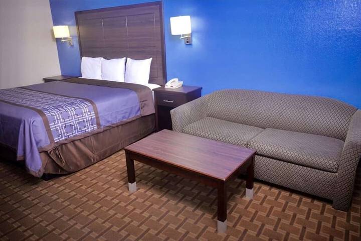 Room 14 of 27