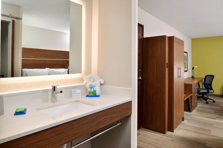 Room 14 of 45
