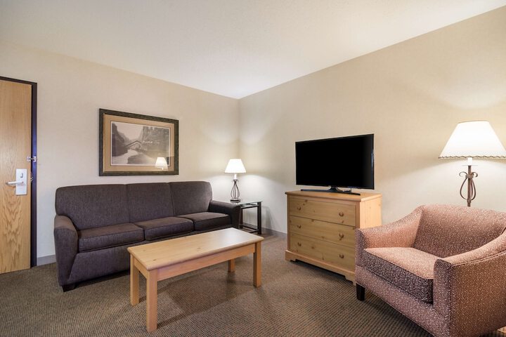 Best Western Golden Spike Inn & Suites