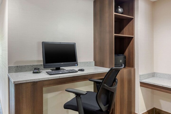 Business Center 54 of 57