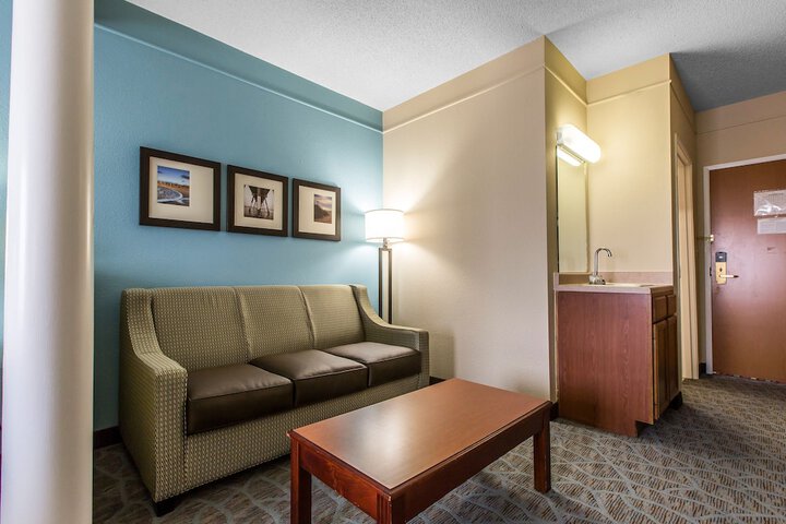 Comfort Suites Southport - Oak Island
