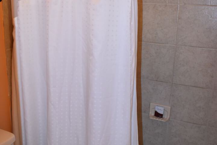 Room 9 of 26