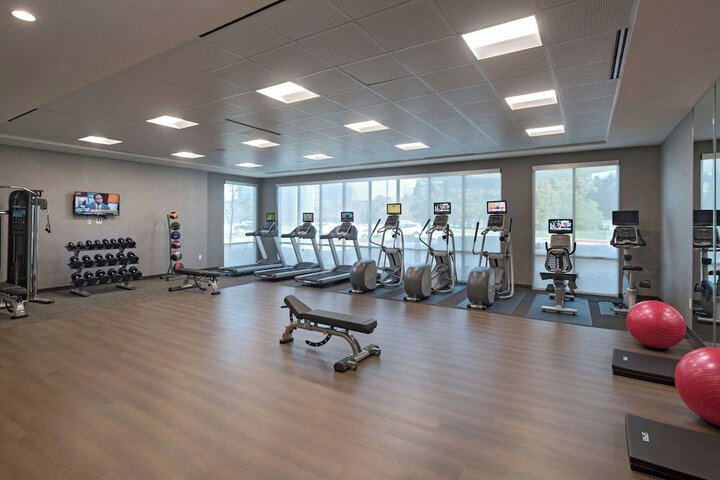 Courtyard by Marriott Houston Sugar Land / Lake Pointe