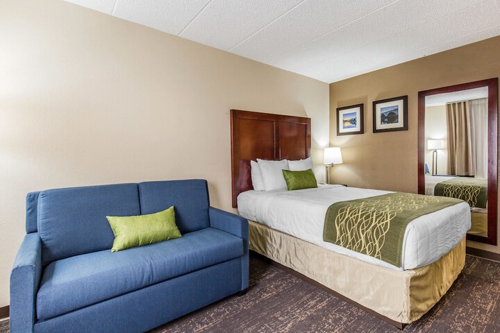 Room 9 of 18