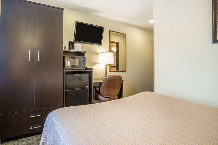 Room 8 of 44