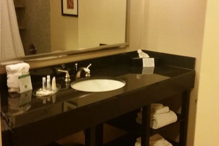 Room 53 of 69