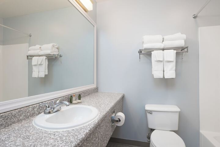Fireside Inn & Suites - Belfast