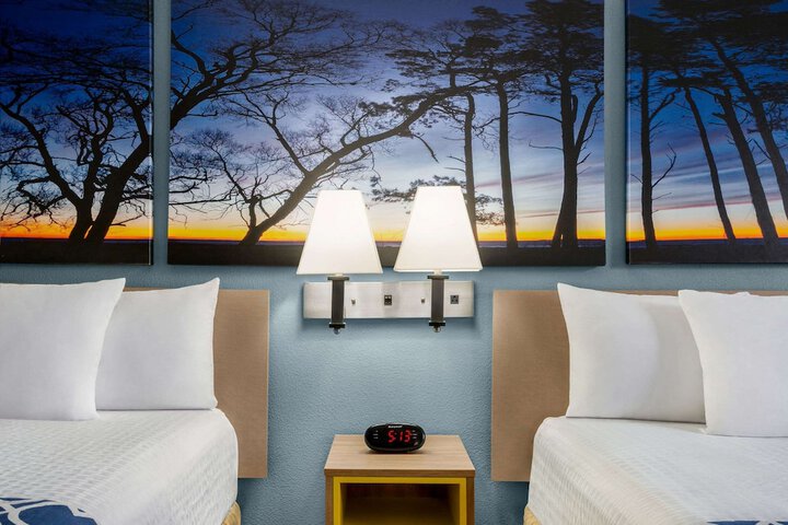 Room 17 of 25
