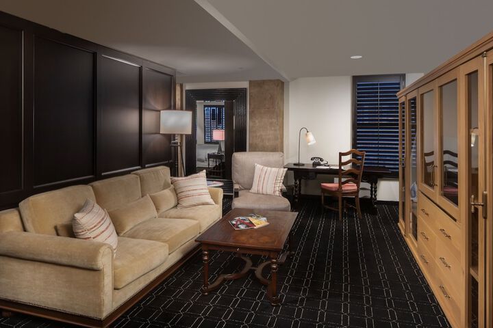 Room 34 of 90