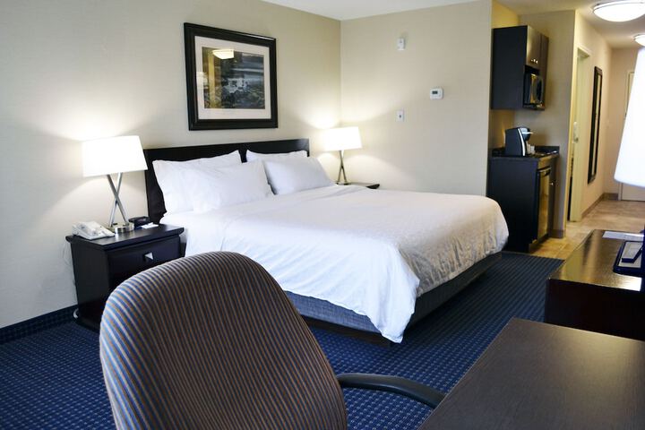 Room 14 of 27