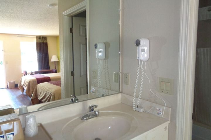 Room 19 of 44