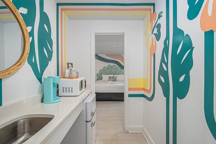 Royal Palms Motel