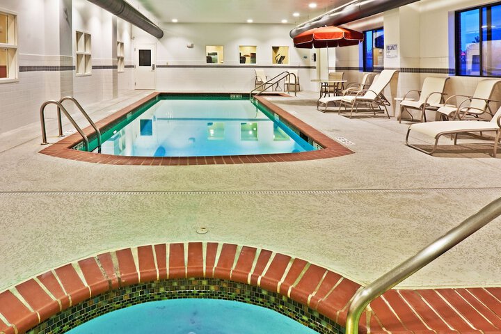 Pool 4 of 26