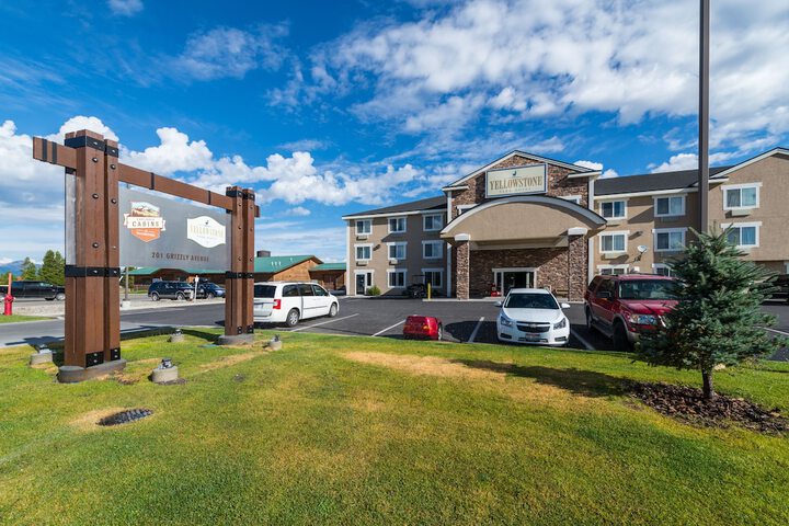 Yellowstone Park Hotel