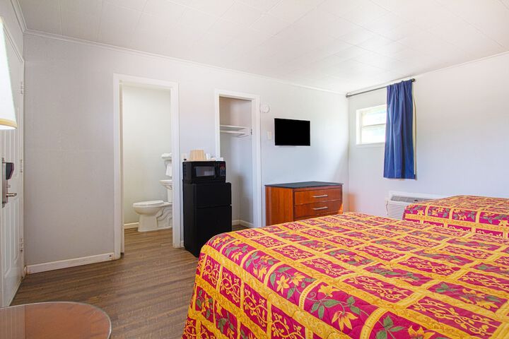 Room 17 of 43