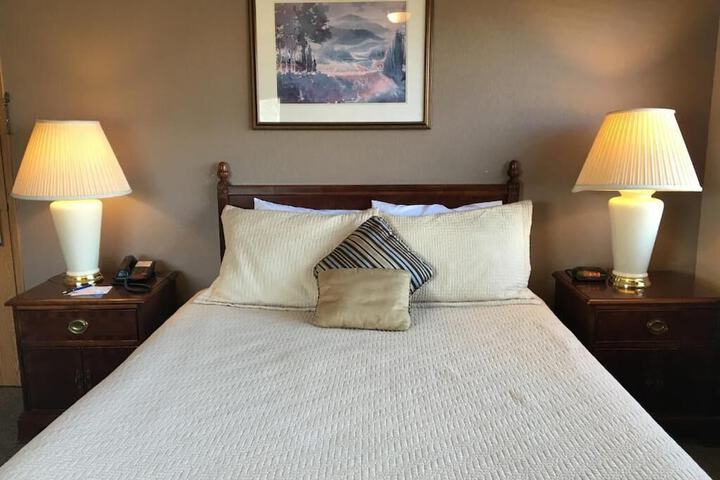 Timber Lodge Inn