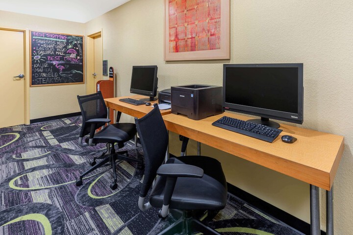 Business Center 33 of 34