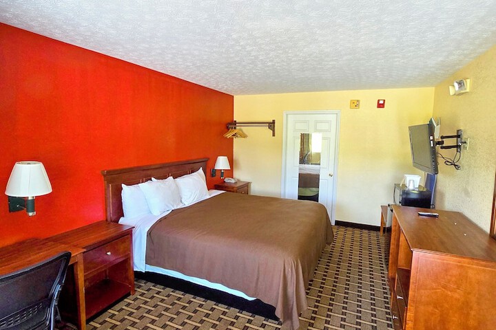 Room 12 of 30