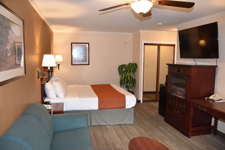 Room 8 of 37