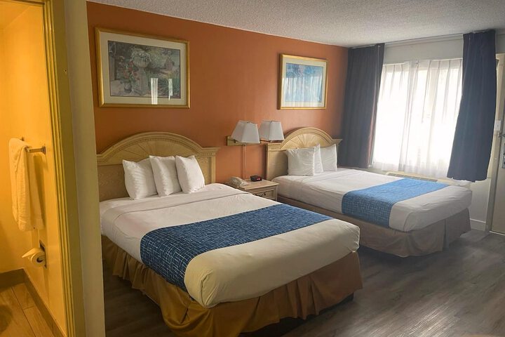 Room 12 of 22
