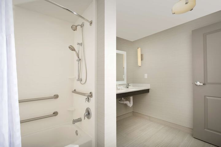 Room 15 of 37