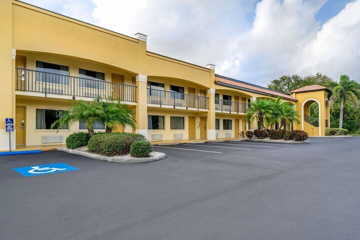Hotel 2 of 30