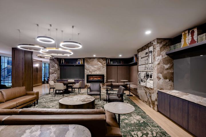 Hotel Fort Des Moines Curio Collection by Hilton