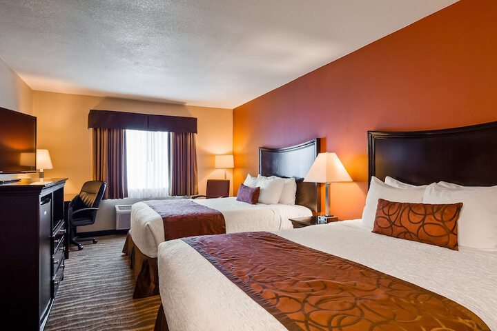 Room 8 of 18