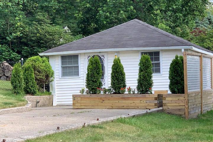 Seaside Stay: Waterfront with Views & Beach Access