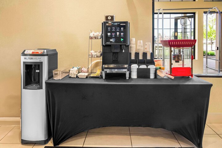 Breakfast/Coffee Service 50 of 62
