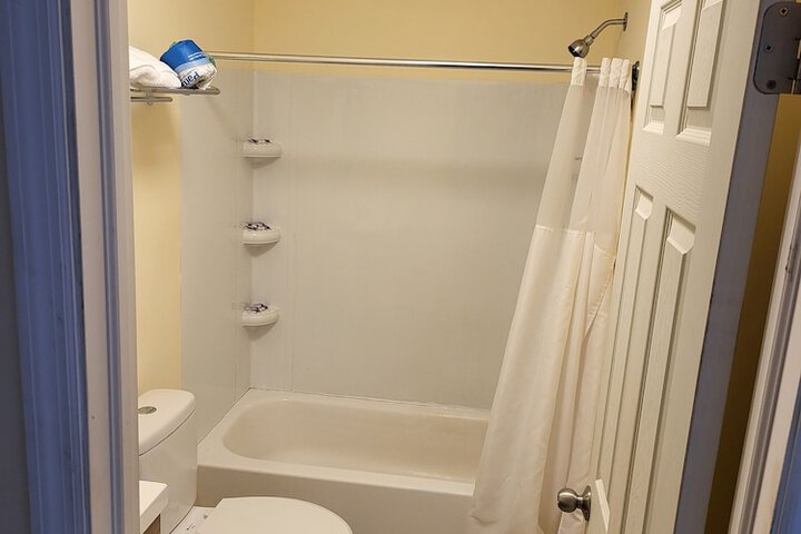 Budget Inn & Suites