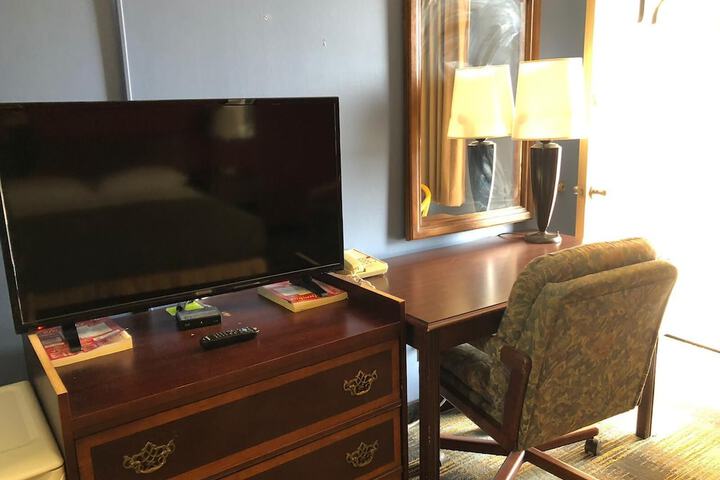 Room 7 of 11