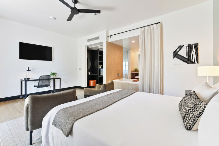 Room 10 of 67