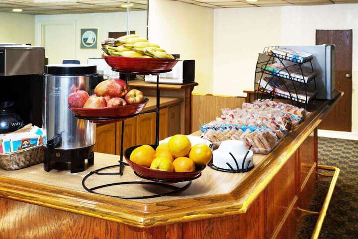 Breakfast/Coffee Service 17 of 19
