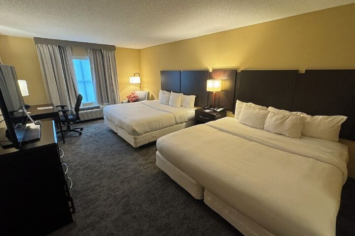 Comfort Inn & Suites Lexington Park near Pax River