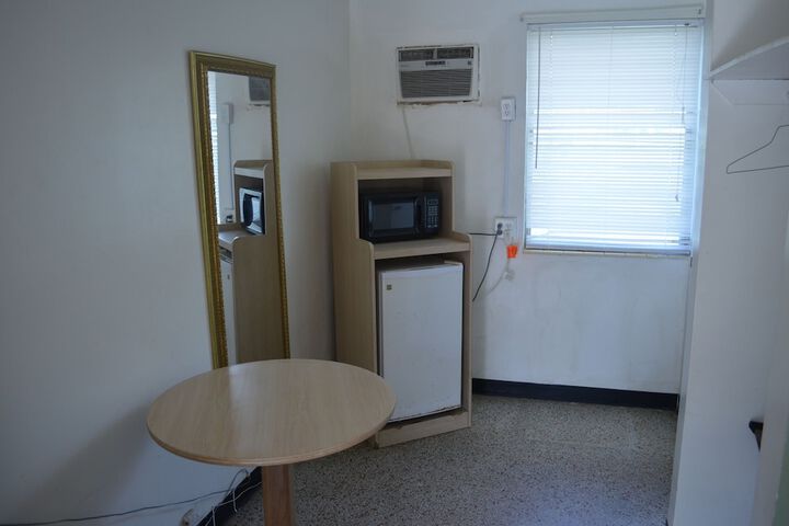 Room 8 of 15