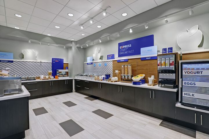Holiday Inn Express Kingston West by IHG