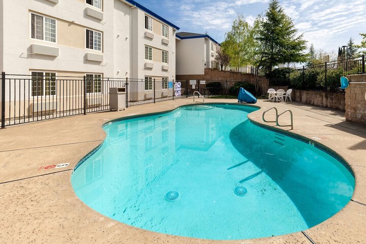 Motel 6 Auburn CA