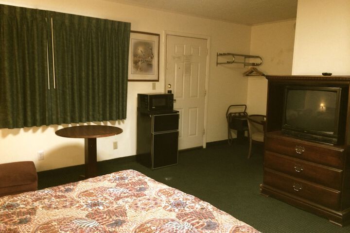 Room 16 of 46