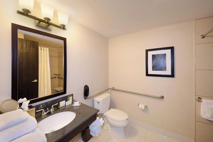 DoubleTree by Hilton Hotel Port Huron