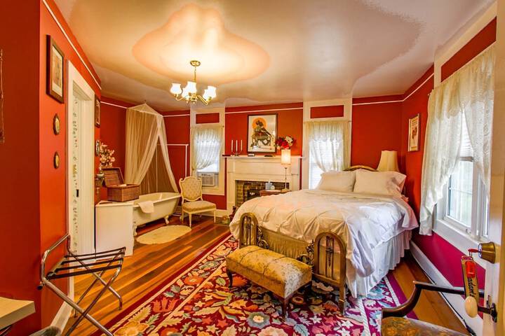 Room 15 of 18