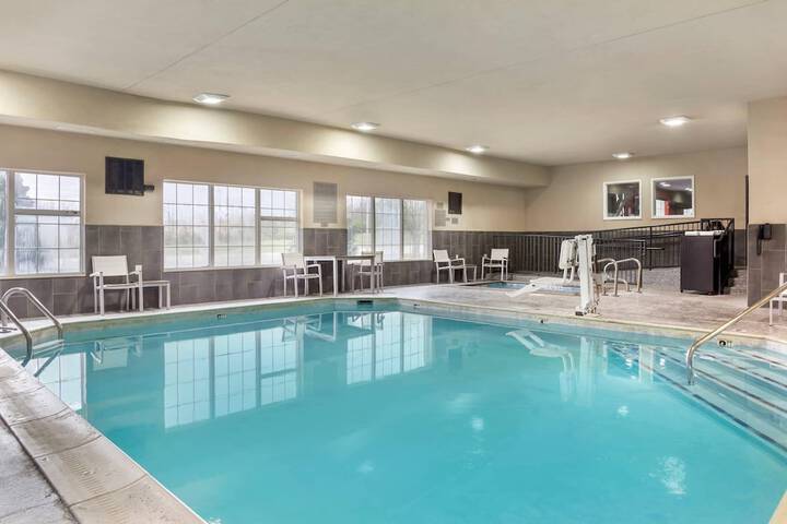 Country Inn & Suites by Radisson Georgetown, KY