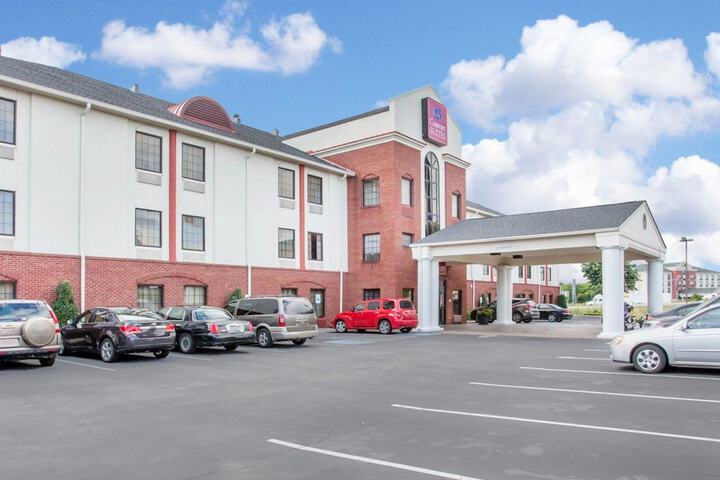 Hotel 3 of 35
