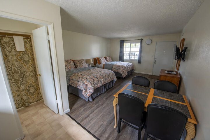 Pacific City Inn