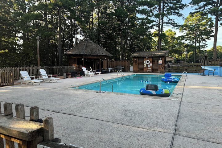 Pool 8 of 17
