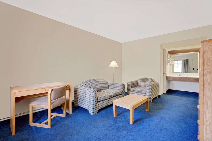 Room 19 of 32