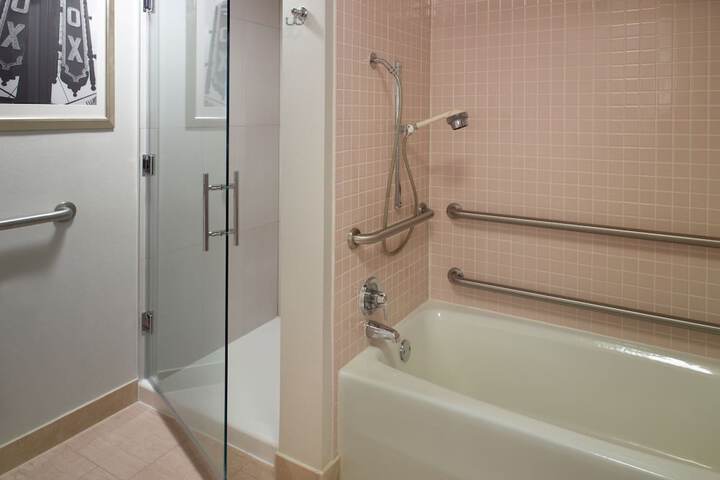 Room 9 of 35