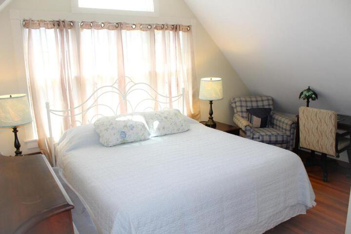 West Tisbury Inn