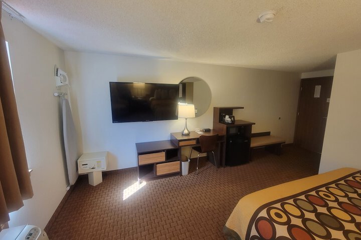 Room 28 of 41