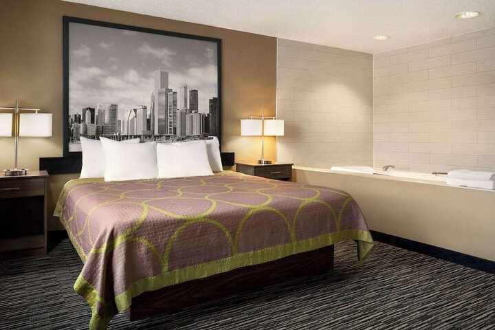 Room 17 of 36